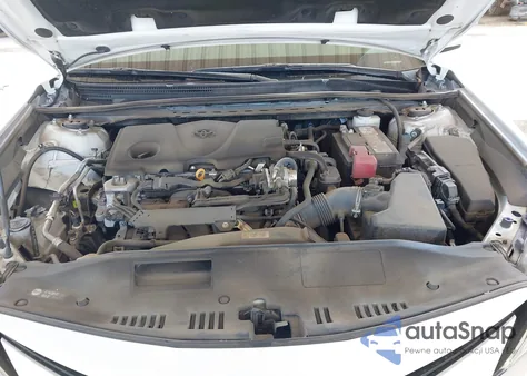 2022 Toyota Camry Le z USA, uszkodzony, nr VIN 4T1C11AK1NU632257